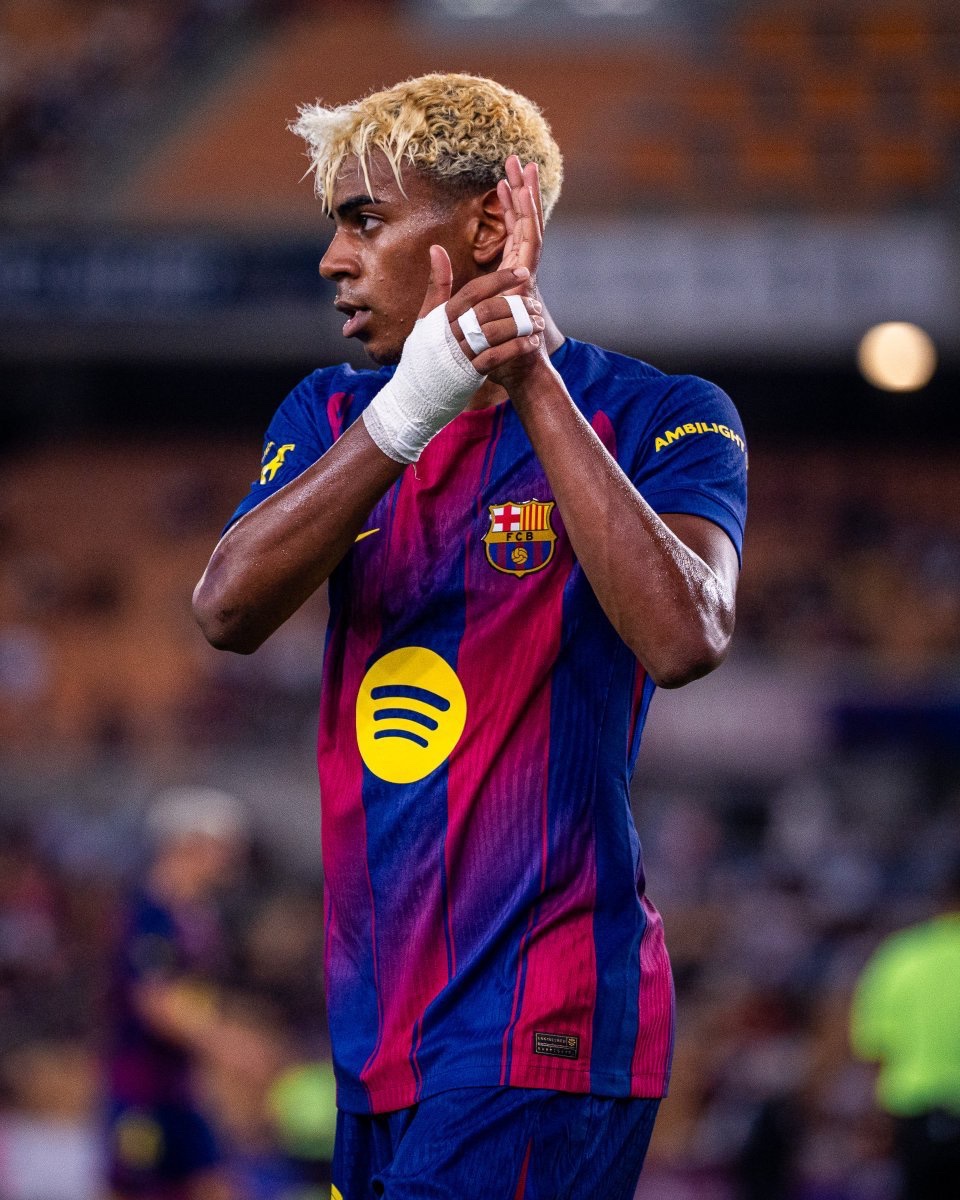 BarcaUniversal's tweet photo. 🚨 Jules Kounde: "Lamine Yamal deserves the Ballon d'Or." https://t.co/sn69FhloAM