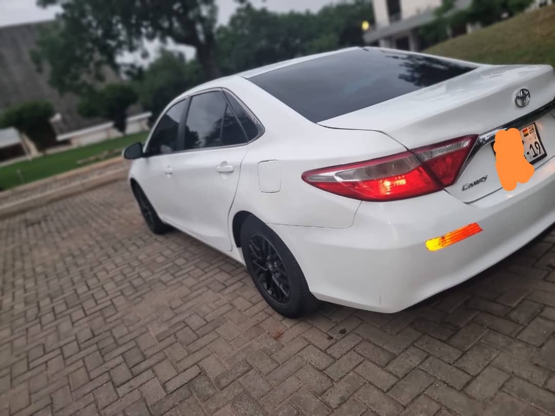 bigkid_1's tweet image. FOR SALE 
2017 TOYOTA CAMRY 
REGISTERED 2019
2.5 ENGINE CAPACITY 
NO HIDDEN FAULTS
DRIVES SMOOTHLY 
AC WORKS PERFECTLY
MILEAGE: 94K

0247809289

Give me something small and take it home...
