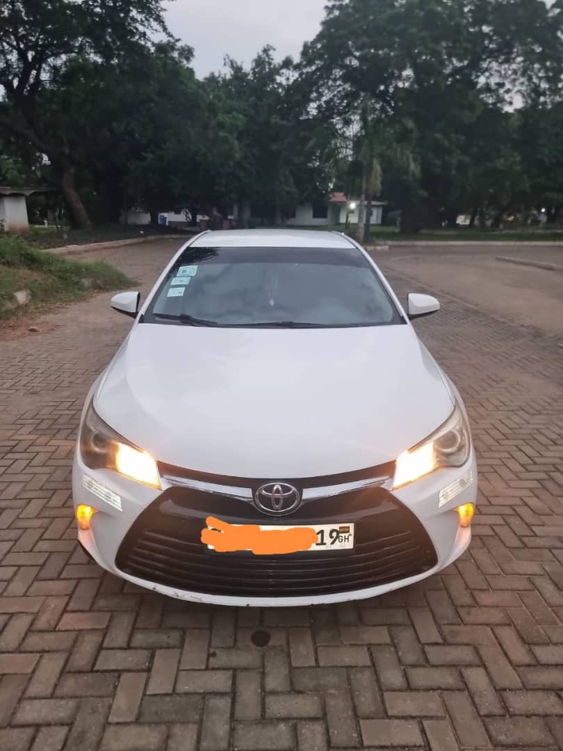bigkid_1's tweet image. FOR SALE 
2017 TOYOTA CAMRY 
REGISTERED 2019
2.5 ENGINE CAPACITY 
NO HIDDEN FAULTS
DRIVES SMOOTHLY 
AC WORKS PERFECTLY
MILEAGE: 94K

0247809289

Give me something small and take it home...