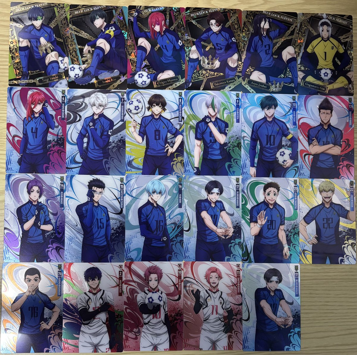 #ブルーロック　#ウエハース5
スーパーで買った4枚とファミマで箱買いした19枚の結果‼️
SR率高かった✨
潔が当たったから良しとする笑