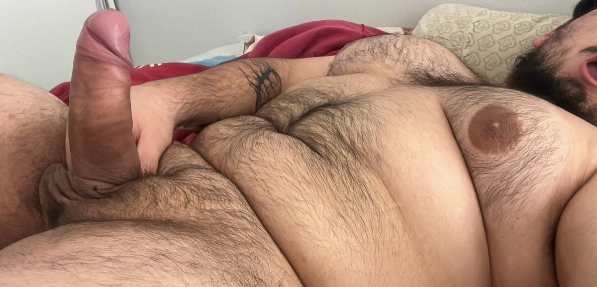 Would you jump on it while grabbing my hairy big chest?🥵

I really need your hole to drain me. Come good boy.

Play with Daddy 😈