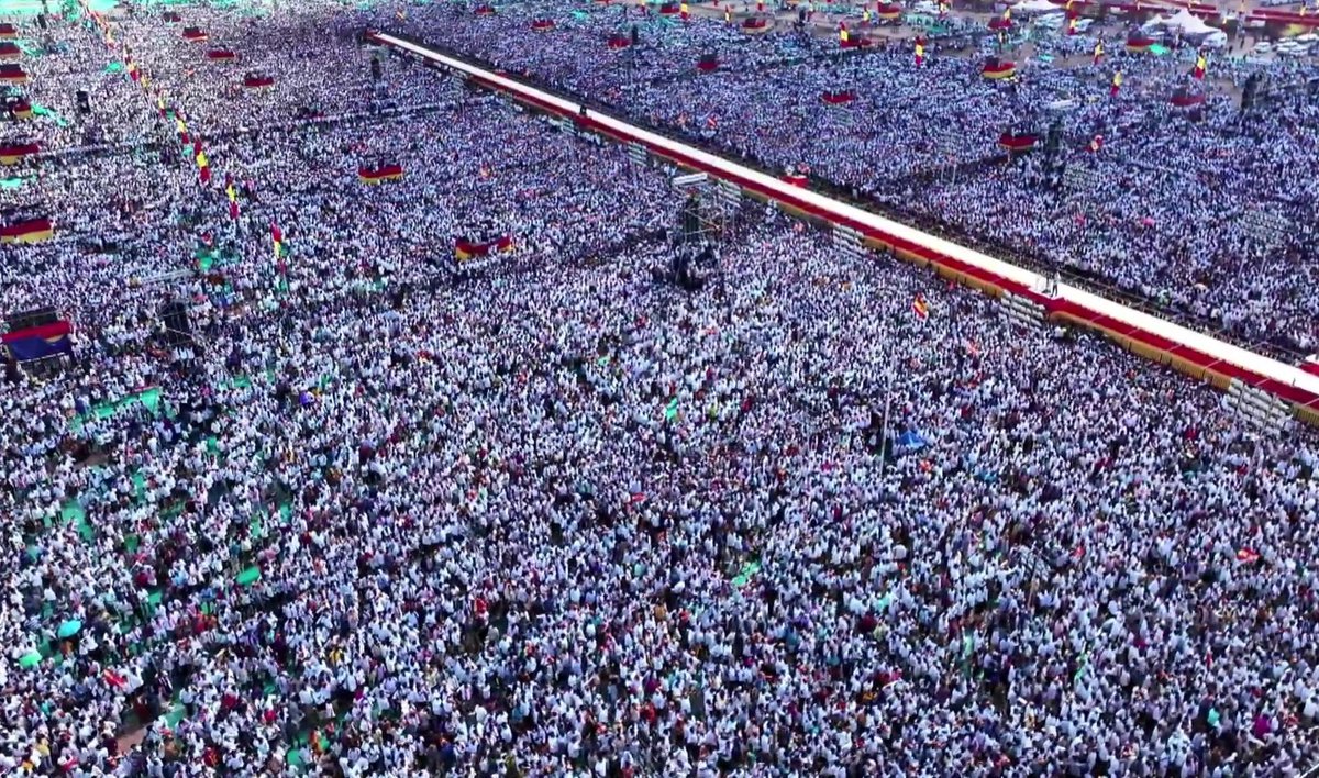 ActorVijayArena's tweet photo. Biggest crowd puller of Tamil Nadu❤️

#TVKMaduraiManaadu https://t.co/8y68bnkknl