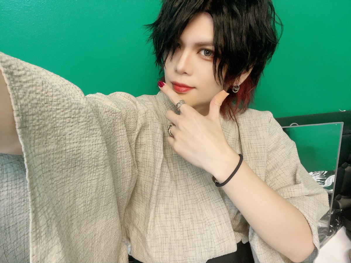the LYRE ピアス / K18YG vistlip 智 the LYRE ピアス / K18YG vistlip 智 NEWS | vistlip Official Site