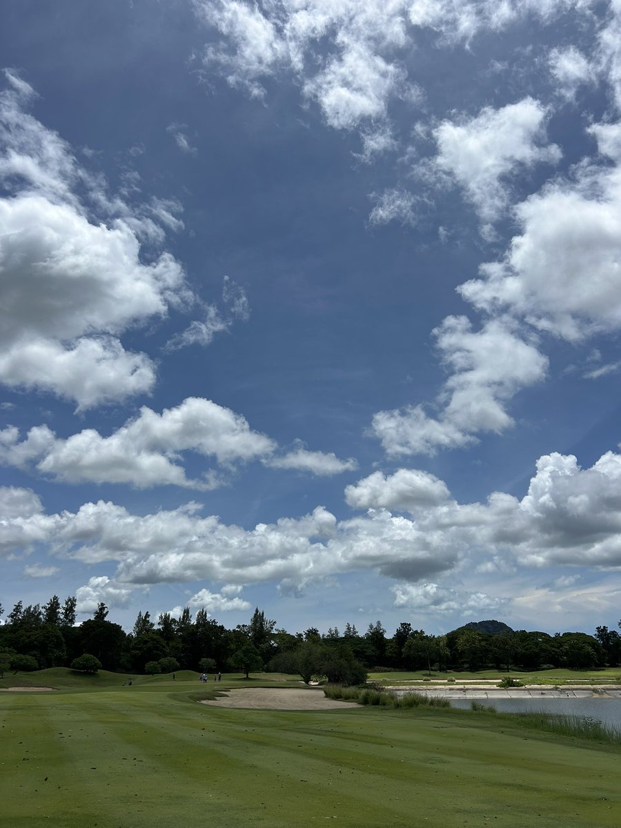 th20967209's tweet photo. 4回分のスコア纏めて！108😰→94🙄→91😊→88😆👍　
108はウィンザーでやらかしました…平均スコアは95.41になりました！次回は今週土曜日です。 https://t.co/h6xIc3CBx7