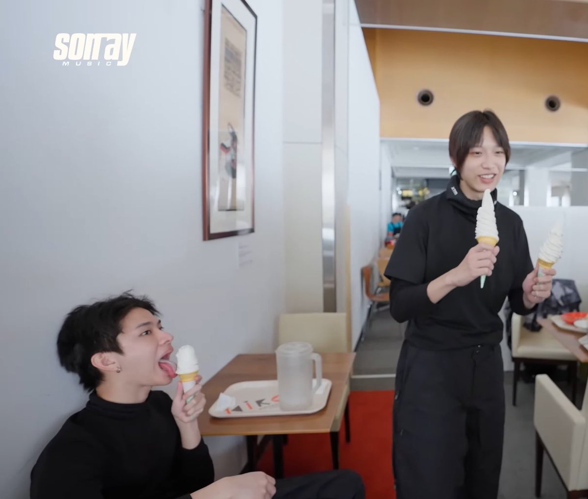 เนิ้บรยา 😏 tweet media