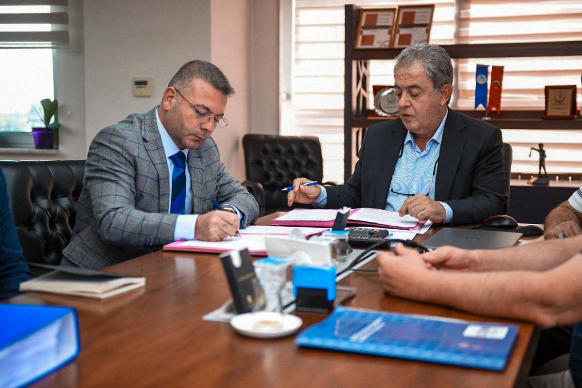 BASKİ olarak Dünya Bankası desteğiyle çok önemli bir projeyi daha hayata geçiriyoruz.🩵

W1 - Ayvalık Sarımsaklı Atıksu Terfi Merkezi Deplasesi ve Kolektör Hatlarının Yenilenmesi ihale süreci tamamlanmış olup, sözleşmeler bugün itibari ile imzalanmıştır.✅