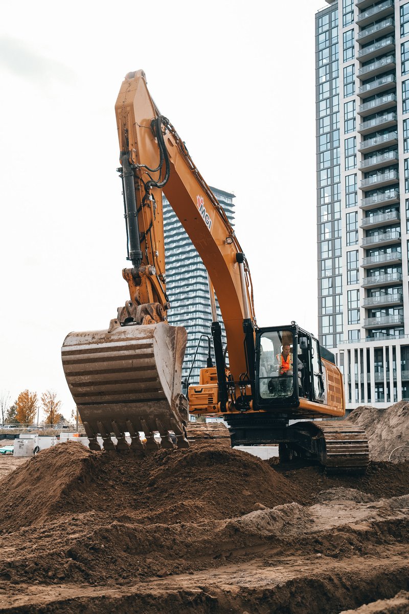 mgicorp_'s tweet photo. — Proper backfilling is a key step in delivering reliable underground systems and a safe worksite.

#earthmoving #earthworks #getdirty #excavation #construction #heavyequipment #constructinghistory #mgicorp #sustainability https://t.co/y0mbSrANUj