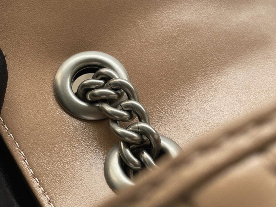 zfflhmryny66714's tweet image. High-end look, tiny price. 
1:1 replicas now available at 90% off!
OOTD Luxury Lifestyle Elite Replica Fashion
ShoesAddict Luxury Replica Collection Exquisite Craftsmanship