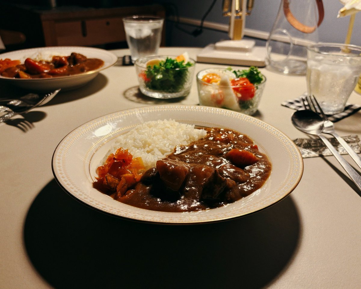 今夜も作り置きのカレー温めただけ でも輝いて見える