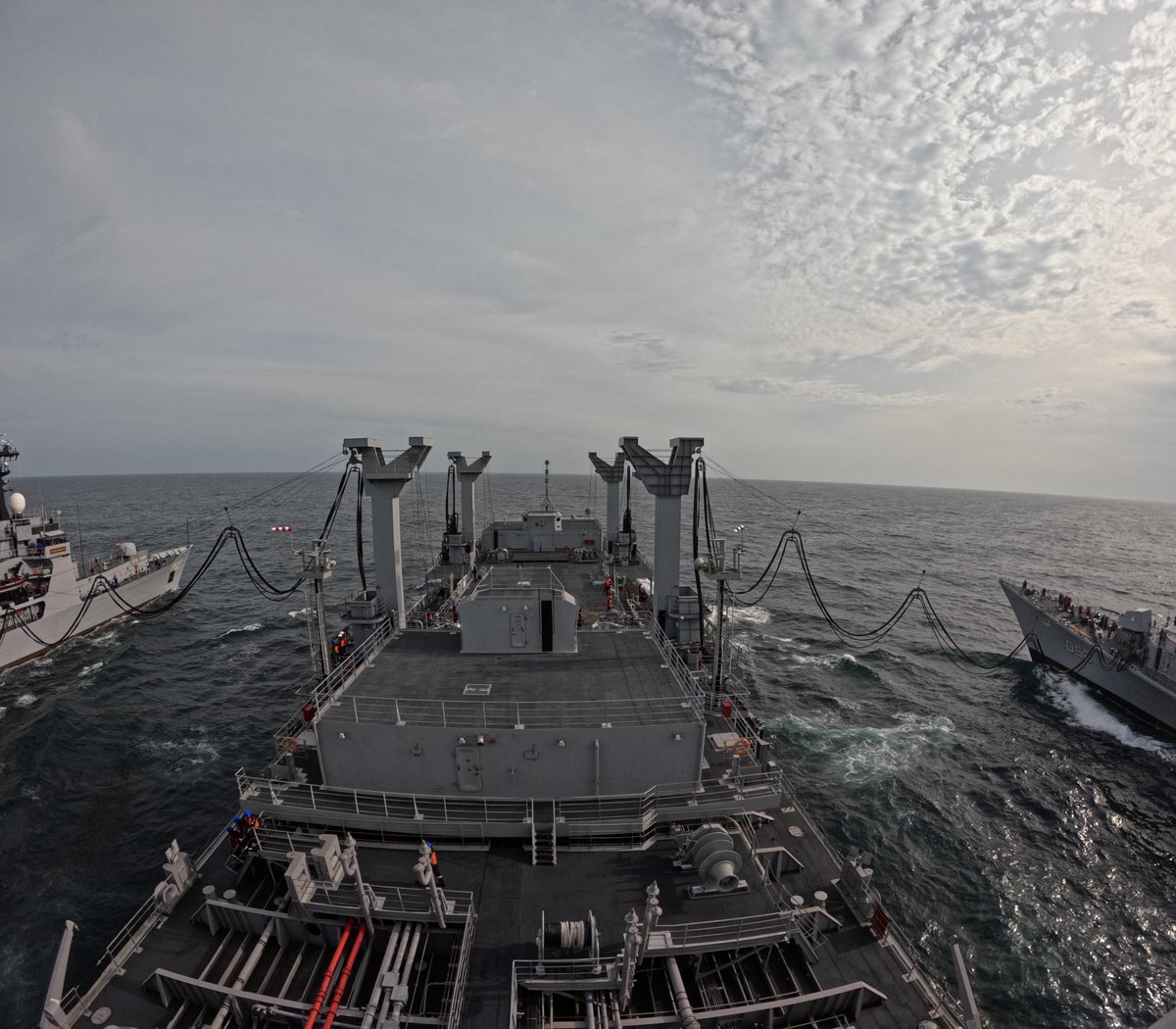 indiannavy's tweet photo. #BridgesOfFriendship
🇮🇳🤝🏻🇱🇰 

The 12th edition of the India - Sri Lanka bilateral naval exercise #SLINEX-25, successfully concluded at #Colombo, reaffirming shared commitment and #maritimesecurity. 

The sea phase saw the successful execution of a wide range of advanced naval drills by Indian Navy ships, #INSJyoti & #INSRana, and the @srilanka_navy ships SLNS Gajabahu and SLNS Vijayabhau - gunnery firing serials, communication protocols, navigation as well as seamanship evolutions, Visit Board Search and Seizure (VBSS) and fuelling. 

The deployment of Indian Naval Ships to #SriLanka served as another chapter in the growing India-Sri Lanka maritime partnership, contributing to stability and security in line with the vision of Security and Growth for All in the Region.
 #SAGAR

@IndiainSL @IN_HQENC
