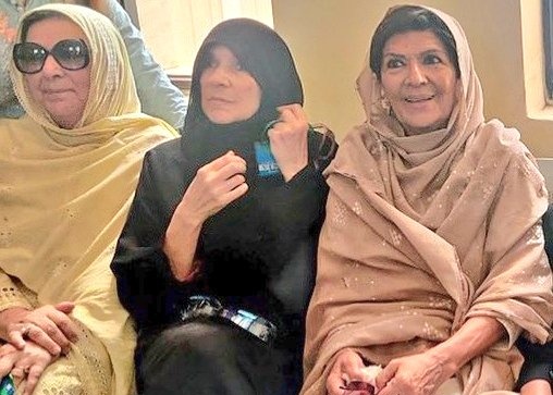 ان تین بہنوں کی جرت ہر رکاوٹ کو توڑنے کی طاقت رکھتی ہے، ان تینوں بہنوں کا سلام