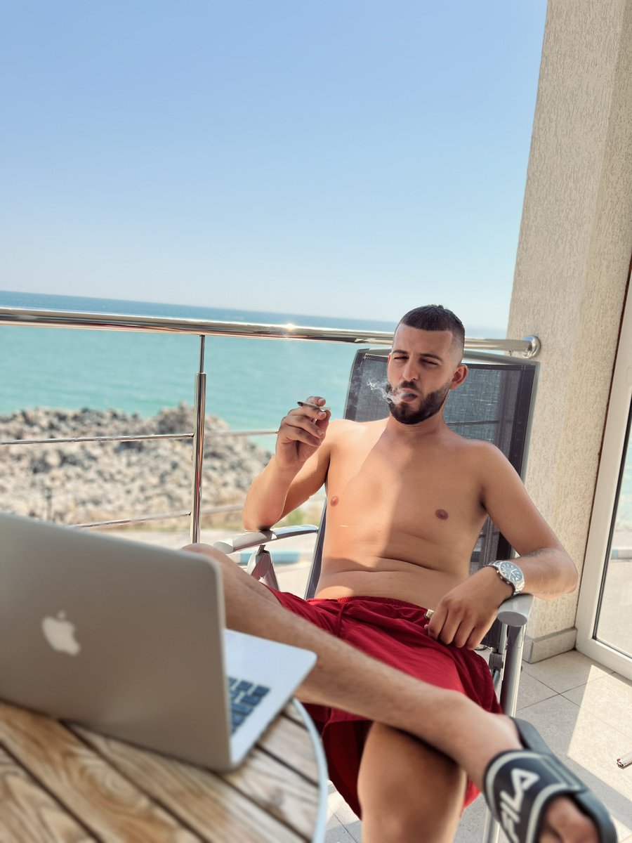 ElChapoGuzman95 tweet media