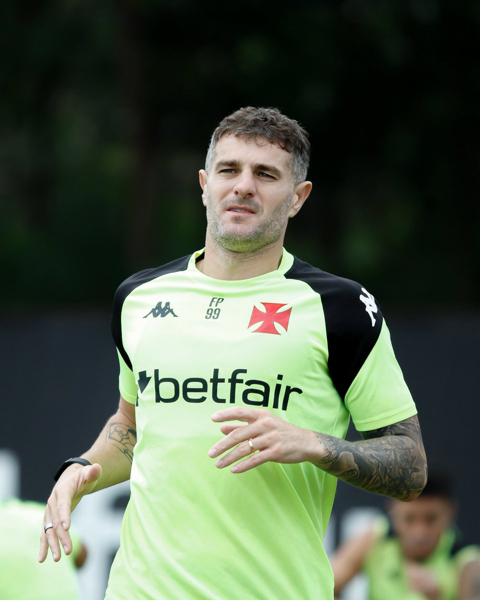 O Vasco tem uma dificuldade recente em entender o momento de seus jogadores. O clube não sabe reconhecer uma má fase, não entende quando é hora de preservar para evitar o desgaste. O resultado é sempre o mesmo, insistem tanto que acabam minando a relação da torcida com atletas