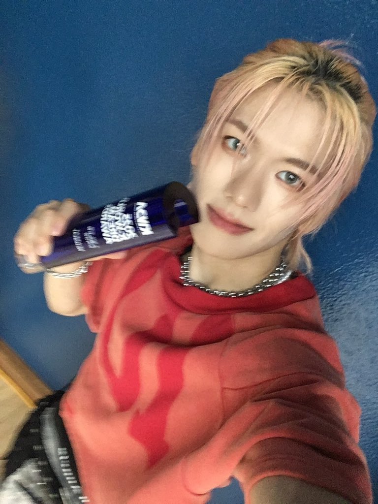 NewBeat_twt's tweet photo. [#홍민성]

K-WORLD DREAM AWARDS
K 월드 드림 뉴비전상
뉴비트 뉴비전상 라임 좋다
여러분 덕분이에요💙
앞으로 더 많고 다양한 상 안겨드릴게용💙 https://t.co/bJt64FY2uo
