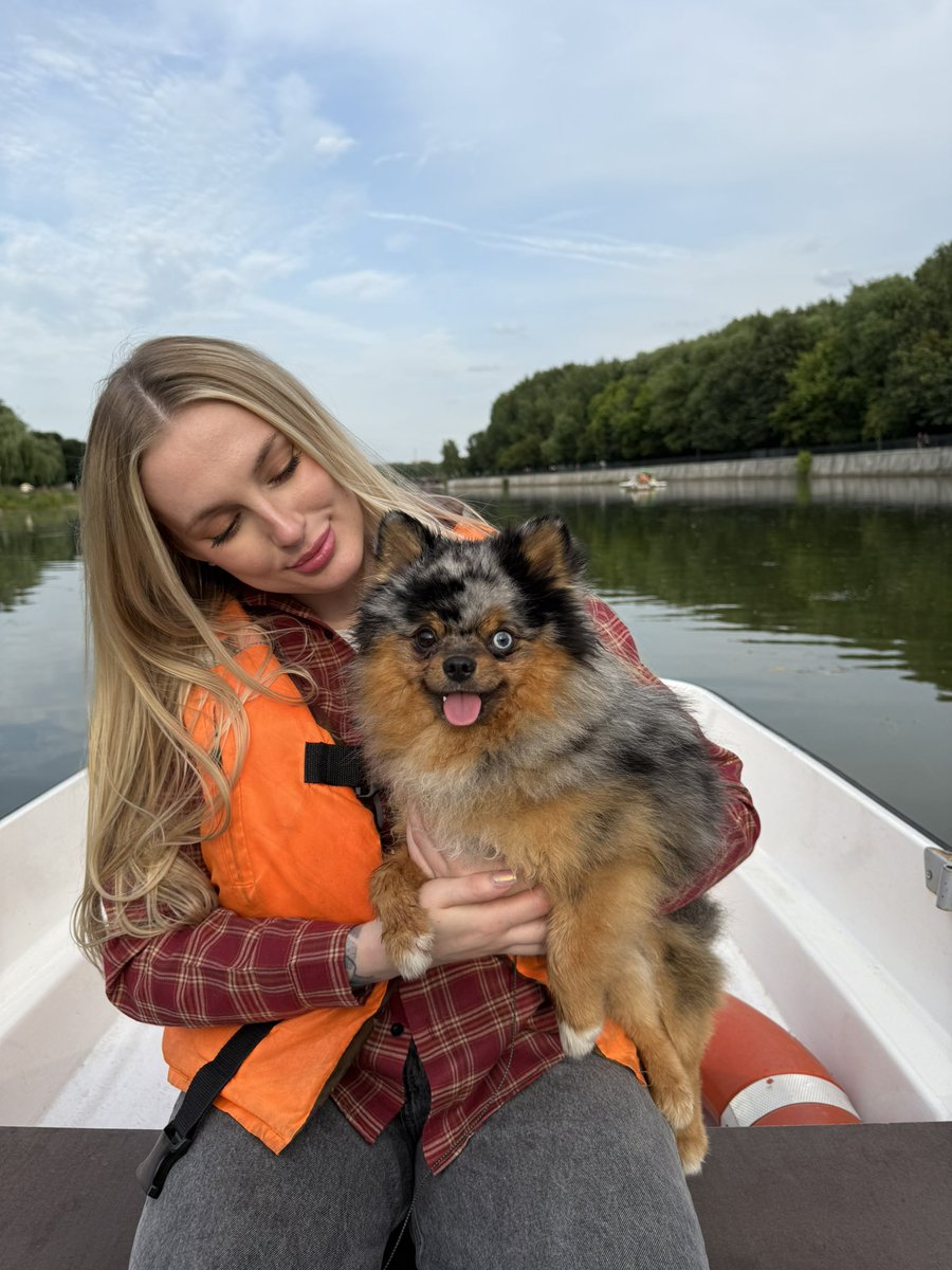 Сто миллионов лет ничего не постила вот вам красивая я и красивая собачка