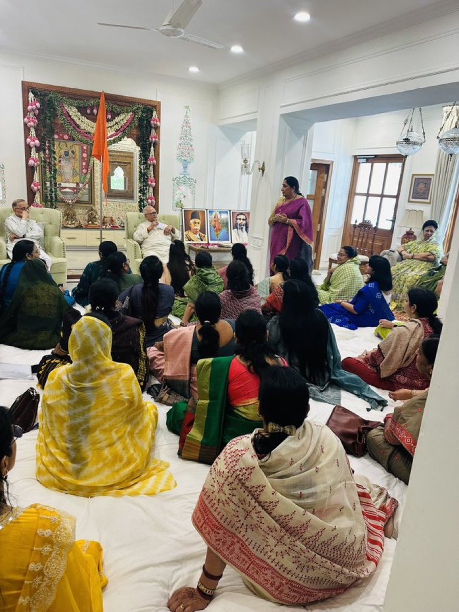 जे माझे पुरोगामी मित्र अजित पवारांबरोबर आहेत त्यांना दोन मिनिटं माझ्याकडून श्रद्धांजली !!

💐💐💐