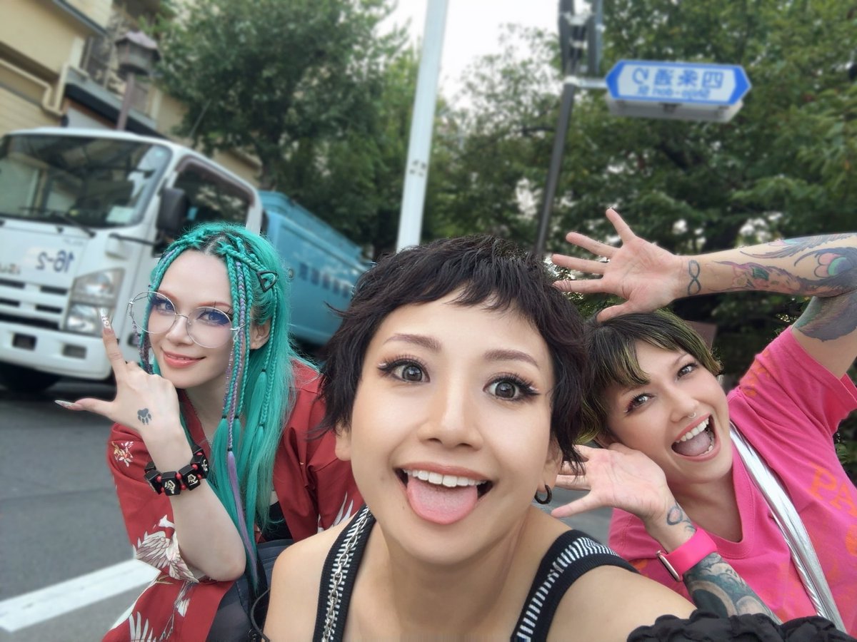 bambi_syndrome's tweet photo. 五十八年會はんなりの変、たのちかたー❣️
朝までやったったがな
ゆかママとも一緒に飲めた🍻
鰹のわら焼き美味しかった🐟🩵 https://t.co/5WjkiNizHu