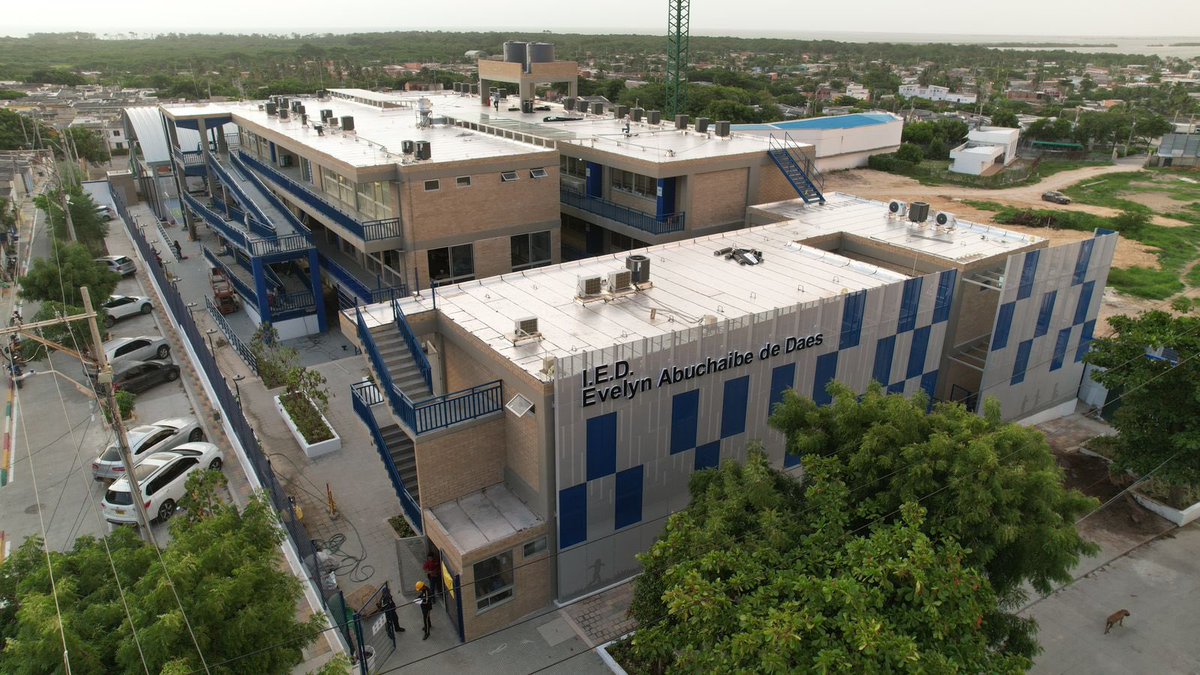 Christian Daes (@chrisdaes) on Twitter photo Falta poco para que el barrio la playa tenga un colegio que no solo será hermoso sino el de mejor tecnología. <a href="/FunTecnoglass/">Fundación Tecnoglass</a> Falta poco para que el barrio la playa tenga un colegio que no solo será hermoso sino el de mejor tecnología. <a href="/FunTecnoglass/">Fundación Tecnoglass</a>