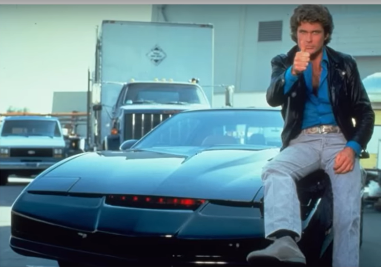 kazuchika77's tweet image. AIでナイト2000との会話を完全再現。マイケルになりきって軽口の会話が楽しい🌟
K.I.T.T.「在宅勤務中の座圧は左側に60％偏っていました。今夜のドライブは“右コーナー多め”でバランスが取れる計算です。冗談ではありません、物理です、マイケル。」
#Knight2000 #ナイトライダー