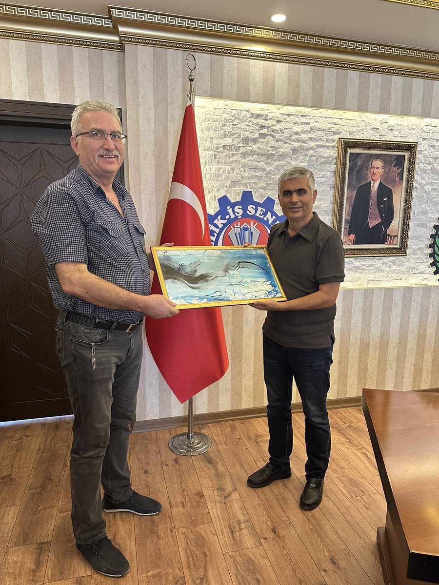 Birlikte çalışmaktan onur duyduğumuz İSDEMİR Genel Müdürümüz Sayın Salih Cem ORAL beyi veda ziyaretinde ağırladık. Kendisine bugüne kadar verdiği emek ve katkılar için teşekkür ediyoruz,bundan sonraki yaşamında sağlık,mutluluk ve başarı diliyoruz.