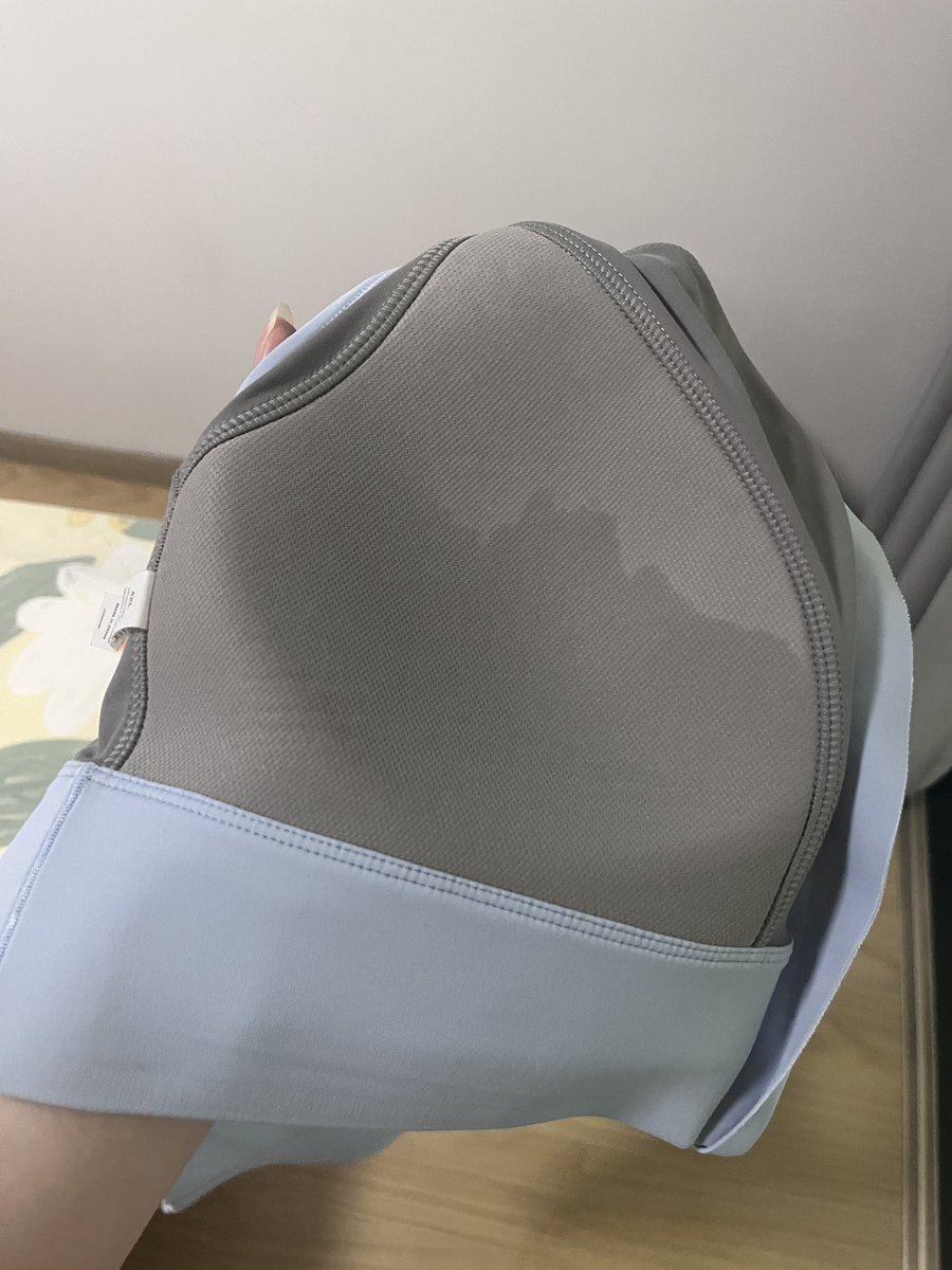 谁懂啊，每天运动体重还长了
前面半小时都出汗，今天一个小时甚至运动内衣都不需要洗
心态要崩