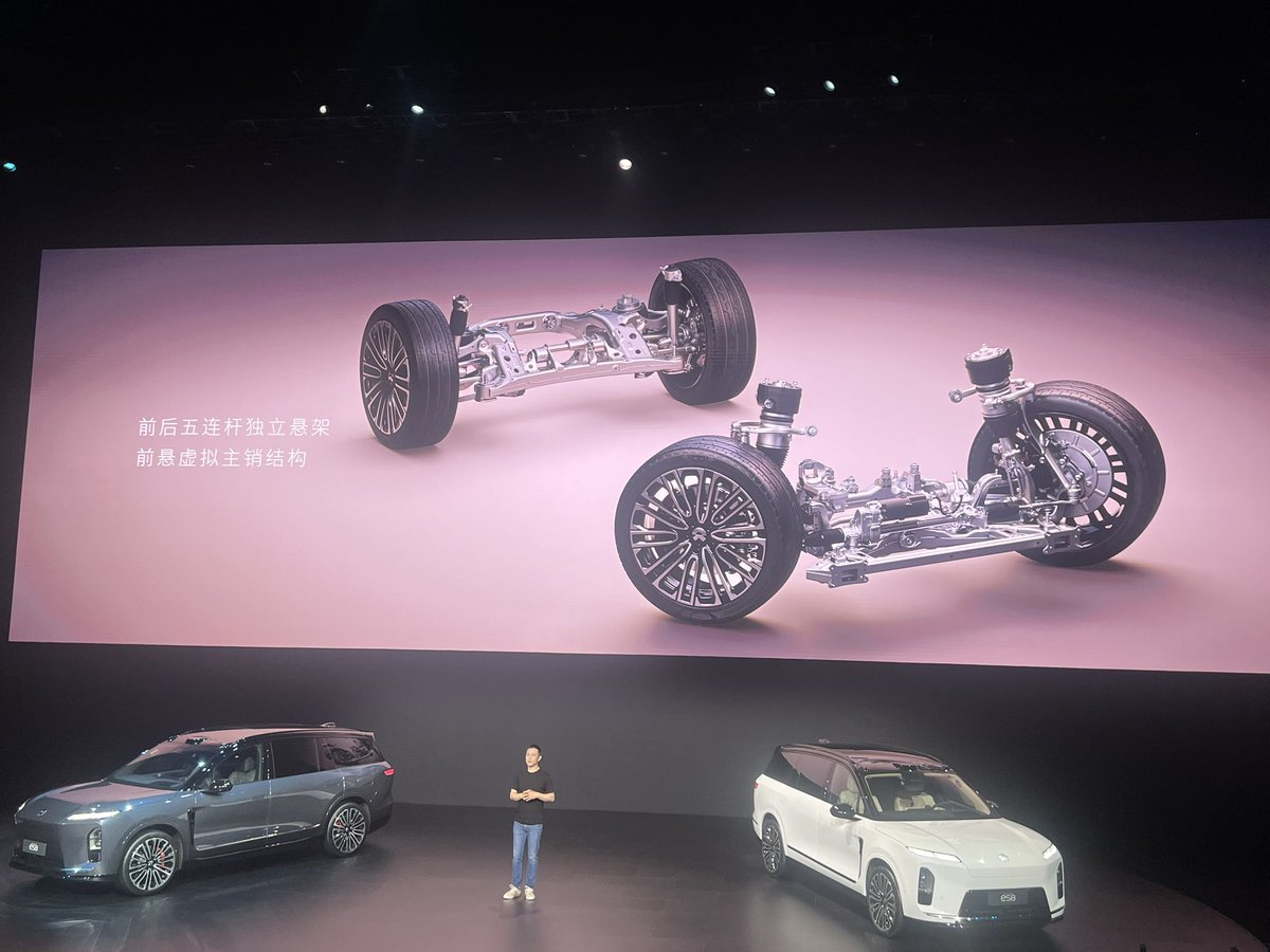 So the new ES8 will not get rear wheel steering. I guess that will be saved for the unconfirmed ES9

But it does have the same function as the ONVO L90 that lets it turn the front wheels extra to do smaller u-turns.