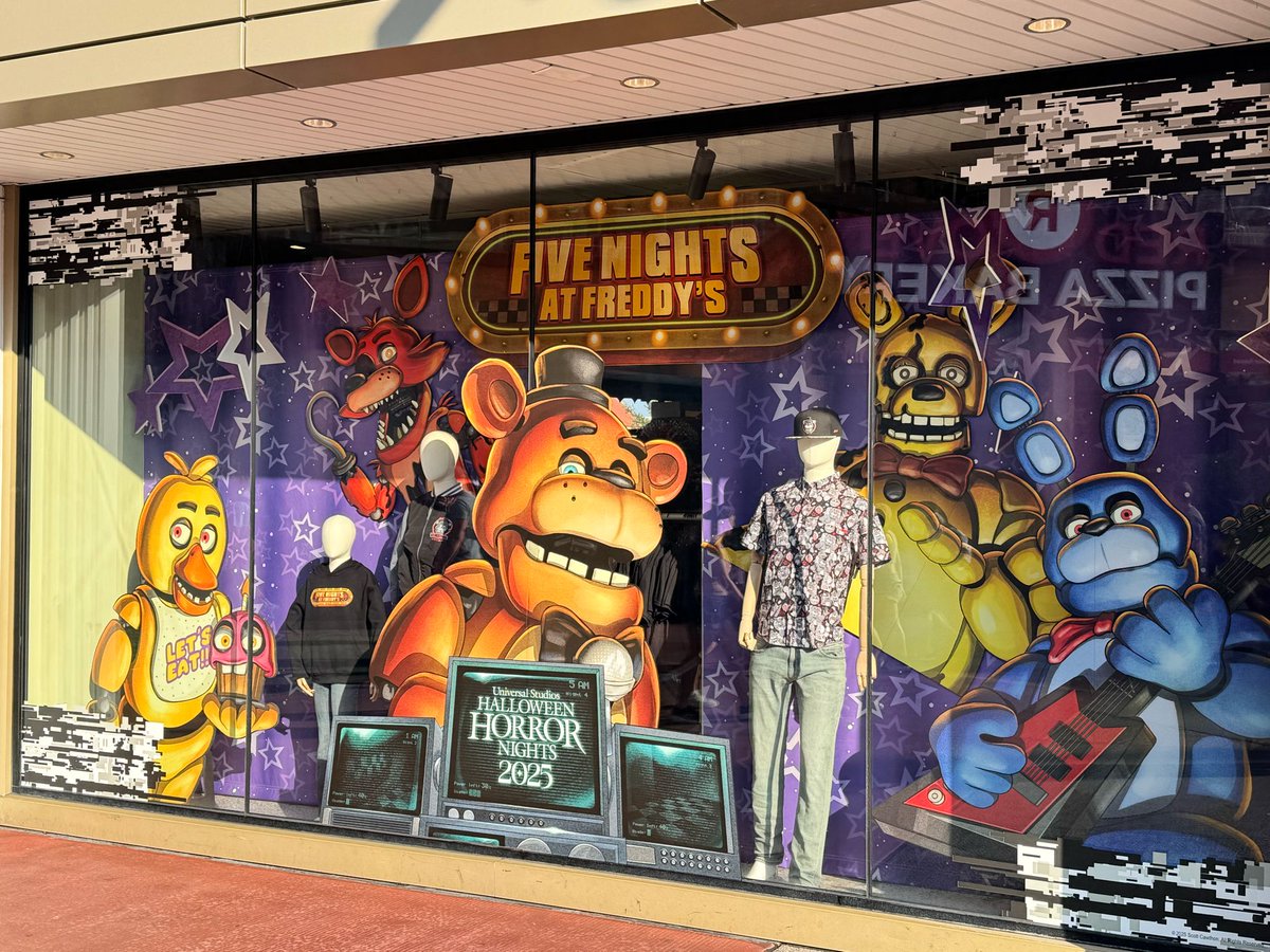 insideuniversal's tweet photo. The Universal Studios Store in CityWalk now features Halloween Horror Nights merch. @HorrorNightsORL  #HHHN34 https://t.co/FZ58zMEVEM