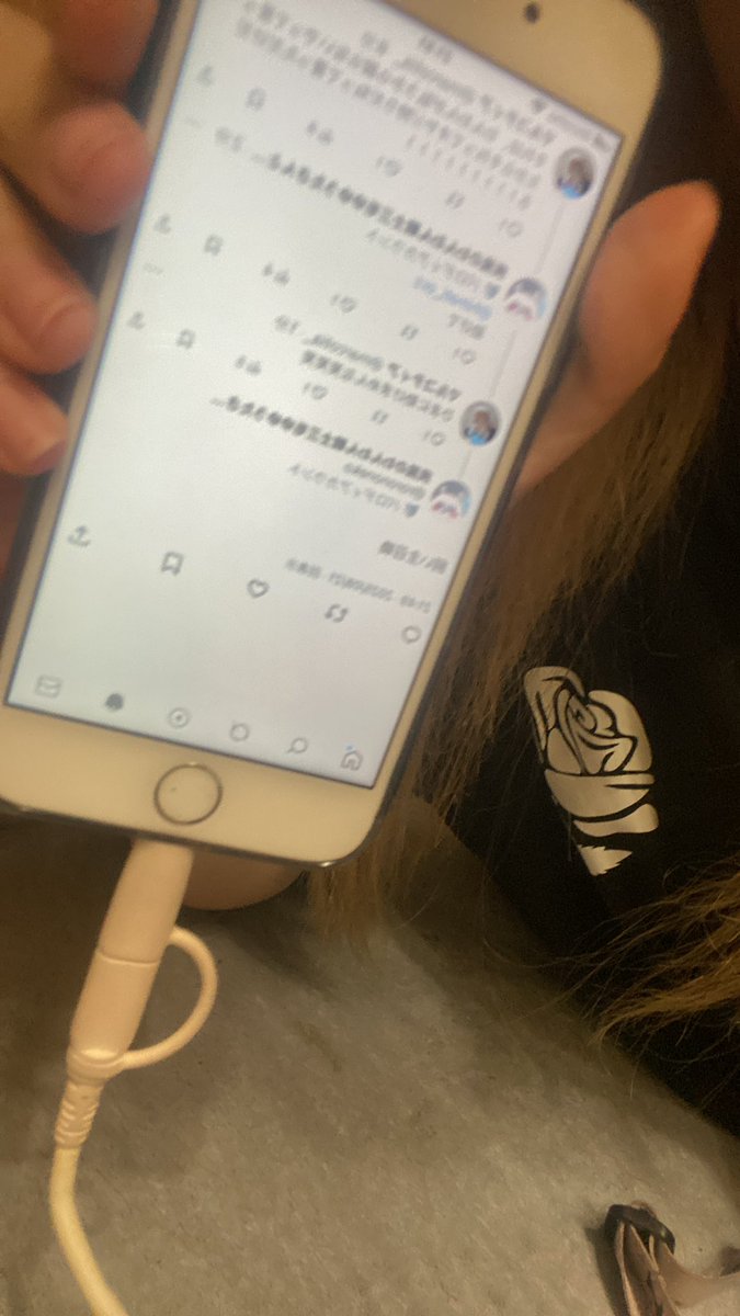 marcotia_'s tweet photo. @rorononeko @himati_orz 飼い主のスマホは奪いました https://t.co/1umT50PGnL