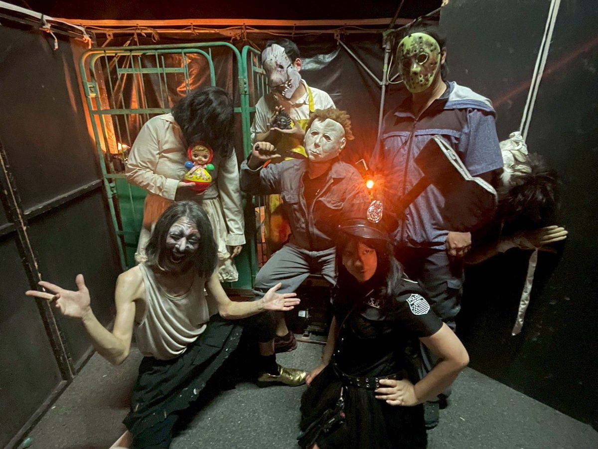 [急募！求モンスターバイト]
募集人数:1名(18↑男女OK)
ギャラ:¥8,000(交通費別)
日時:明後日8/23(土)16:00-21:00
場所:尾張旭スカイパーク
業務内容:お化け役
※衣装、飲み物、塩タブなど当社支給

個性的な仲間がいっぱい！未経験者歓迎！和やかで楽しい職場です👻
お問い合わせはコメ欄又はDMまで