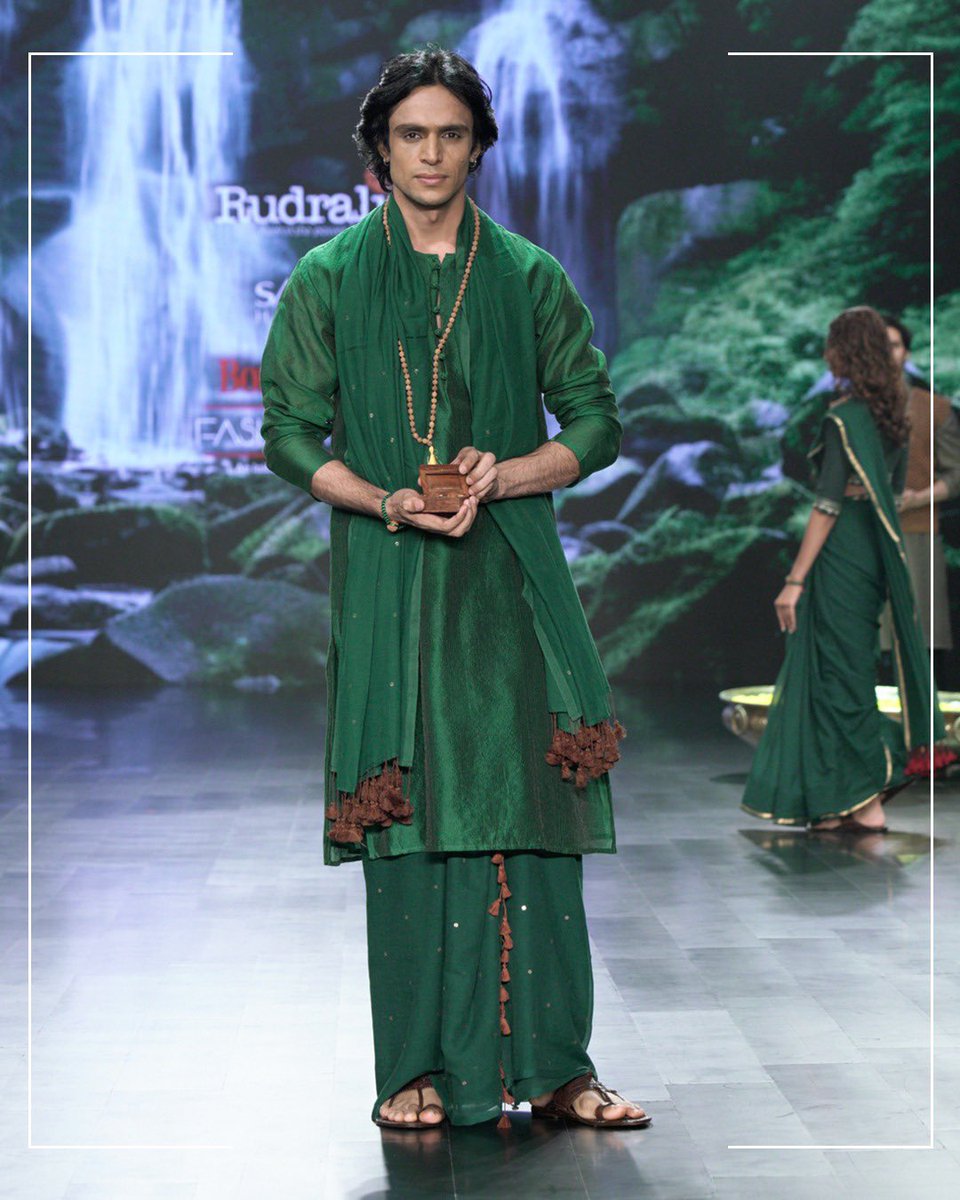 TimesFashionWk's tweet image. An attire that carries history with grace, and wears the present with pride. 

#TimesFashionWeek #IndianAttire #PrideInHeritage #LegacyInThreads