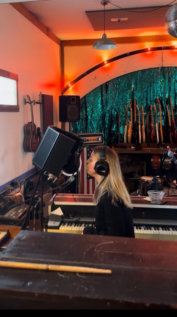 Braxton Hicks (@braxhicksband) on Twitter photo 