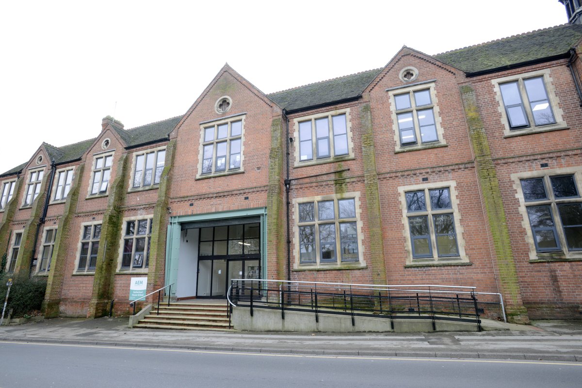 Results Day 2025! 🎓

Congratulations to all of the students of Sutherland House School receiving their results today. They have worked incredibly hard and we wish them all the best for the future.