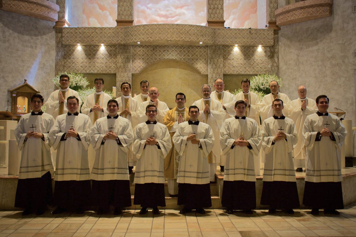 🇲🇽😇🙏 Profesiones religiosas 2025: Noviciado de Monterrey 

El 9 de agosto, en la Parroquia de Nuestra Señora Reina de Los Ángeles de San Pedro Garza García, 8 legionarios emitieron la primera profesión en una concelebración eucarística presidida por el director territorial