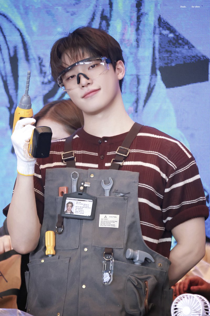 DashForDino211's tweet photo. 250821 이즈위 BEIJING 대면 

수고했엉 우리뚝딱이 ^

#디노 #DINO #이찬 #ディノ
#세븐틴 #SEVENTEEN
@pledis_17 https://t.co/pXOdsZ9Mav