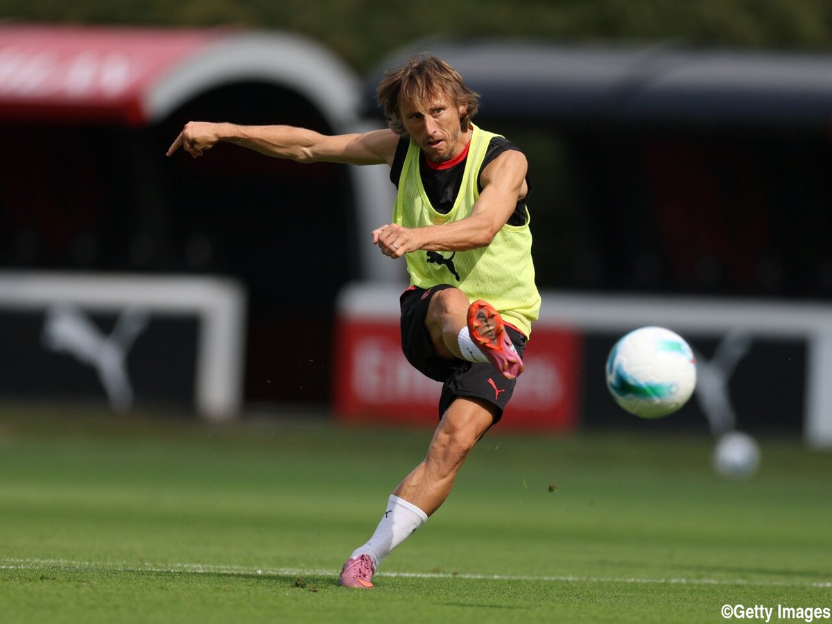 20-21 クロアチア代表 モドリッチ レプリカユニフォーム(H) モドリッチ