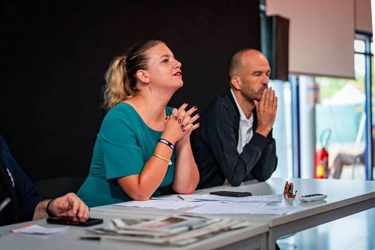 Anaïs Belouassa Cherifi (@belouassaanais) on Twitter photo 🔴 Très heureuse de retrouver mes camarades pour la réunion de rentrée du groupe parlementaire lors de ces #AMFIS2025 !
Avec <a href="/JLMelenchon/">Jean-Luc Mélenchon</a>, <a href="/MathildePanot/">Mathilde Panot</a>, <a href="/mbompard/">Manuel Bompard</a>, <a href="/ManonAubryFr/">Manon Aubry</a> et toute notre famille insoumise, nous préparons une rentrée de luttes et d’espoir ! 🔴 Très heureuse de retrouver mes camarades pour la réunion de rentrée du groupe parlementaire lors de ces #AMFIS2025 !
Avec <a href="/JLMelenchon/">Jean-Luc Mélenchon</a>, <a href="/MathildePanot/">Mathilde Panot</a>, <a href="/mbompard/">Manuel Bompard</a>, <a href="/ManonAubryFr/">Manon Aubry</a> et toute notre famille insoumise, nous préparons une rentrée de luttes et d’espoir !