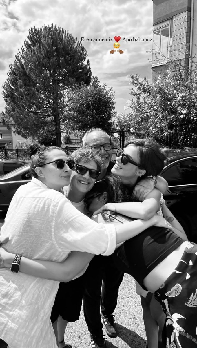 📲| "Eren é nossa mãe ♥️ Apo é nosso pai"

— #BensuSoral via IG Stories