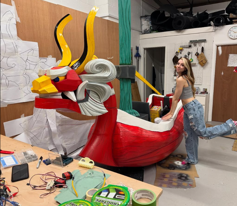 JVCom's tweet photo. Le bateau de Zelda The Wind Waker existe dans la vraie vie !

La YouTubeuse LittleJem a transformé un vieux bateau en Lion Rouge, le bateau iconique de Zelda Wind Waker.

Le projet lui a pris deux mois, et le bateau peut même bouger la tête ! https://t.co/jqk3EvkjuW