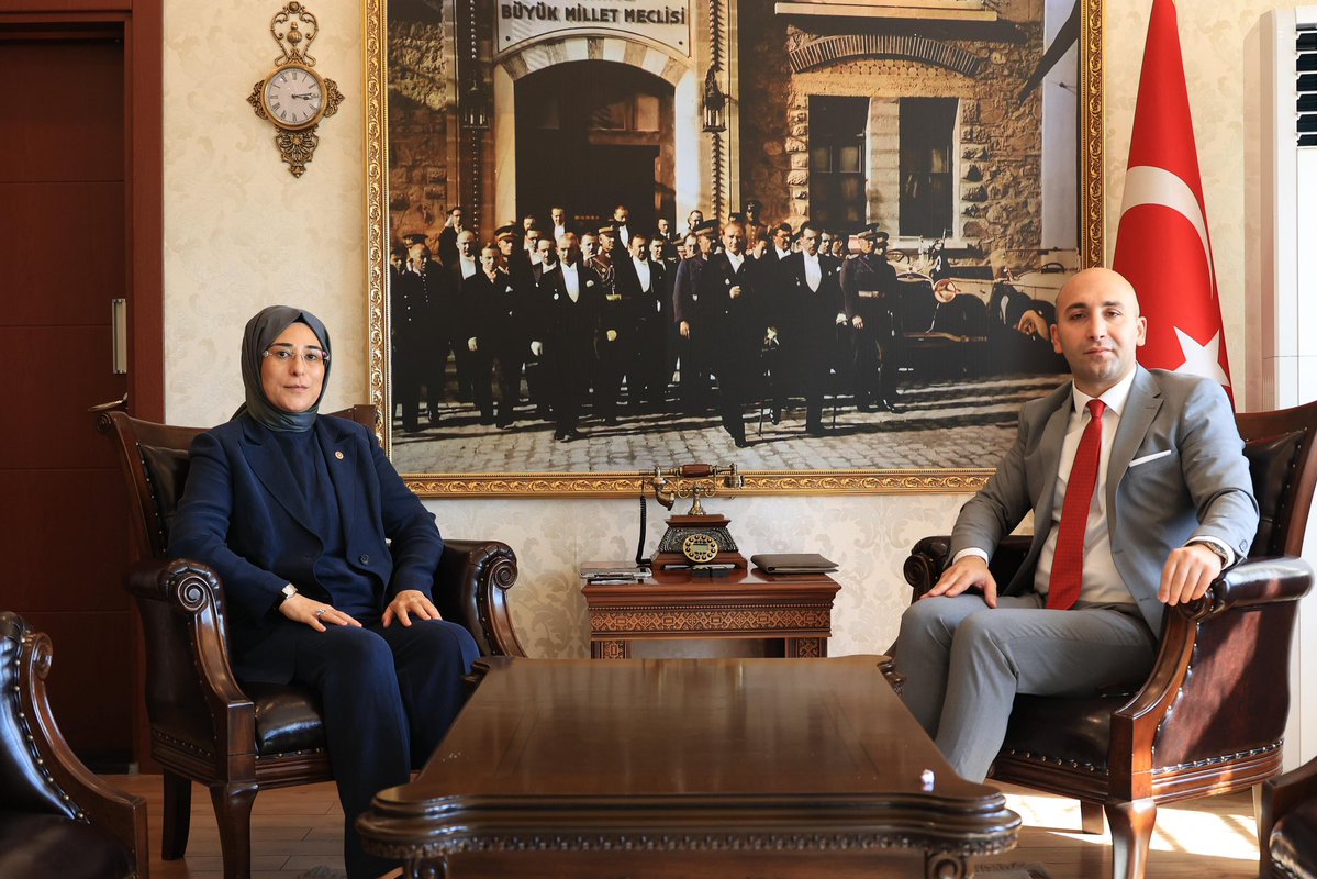 CEVAHİR ASUMAN YAZMACI (@cyazmac) on Twitter photo Cumhurbaşkanımız Sayın <a href="/RTErdogan/">Recep Tayyip Erdoğan</a>’ın tensipleriyle #Ceylanpınar'a atanan Kaymakamımız Mehmet Çağatay Çakal'ı ziyaret ederek, hayırlı olsun dileklerimizi ilettik.
Kıymetli kaymakamımıza görevinde üstün başarılar diliyor, kendisine ve ekibine nazik ev sahipliği için teşekkür Cumhurbaşkanımız Sayın <a href="/RTErdogan/">Recep Tayyip Erdoğan</a>’ın tensipleriyle #Ceylanpınar'a atanan Kaymakamımız Mehmet Çağatay Çakal'ı ziyaret ederek, hayırlı olsun dileklerimizi ilettik.
Kıymetli kaymakamımıza görevinde üstün başarılar diliyor, kendisine ve ekibine nazik ev sahipliği için teşekkür