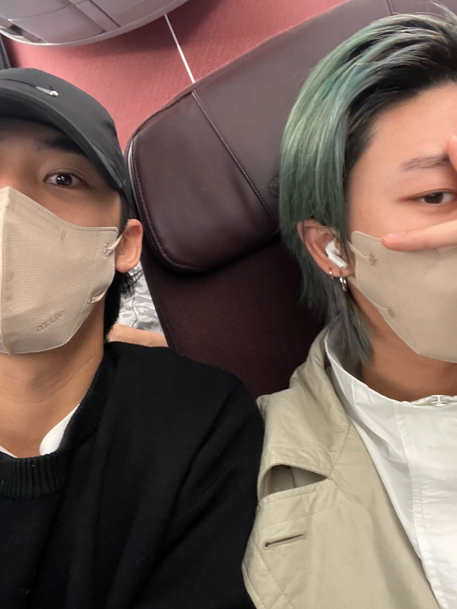 zinghao8's tweet image. 누나들 큰일났어요ㅠ 김군이 반반셀카 안까먹었어요,,