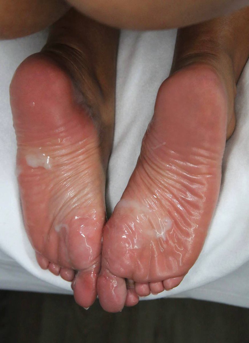 A good splashing from Van Gogh himself <a href="/F33TGOAT/">The official F33TG0@T</a> 🤭 

Happy Toes Day Boys! 🦶🏼