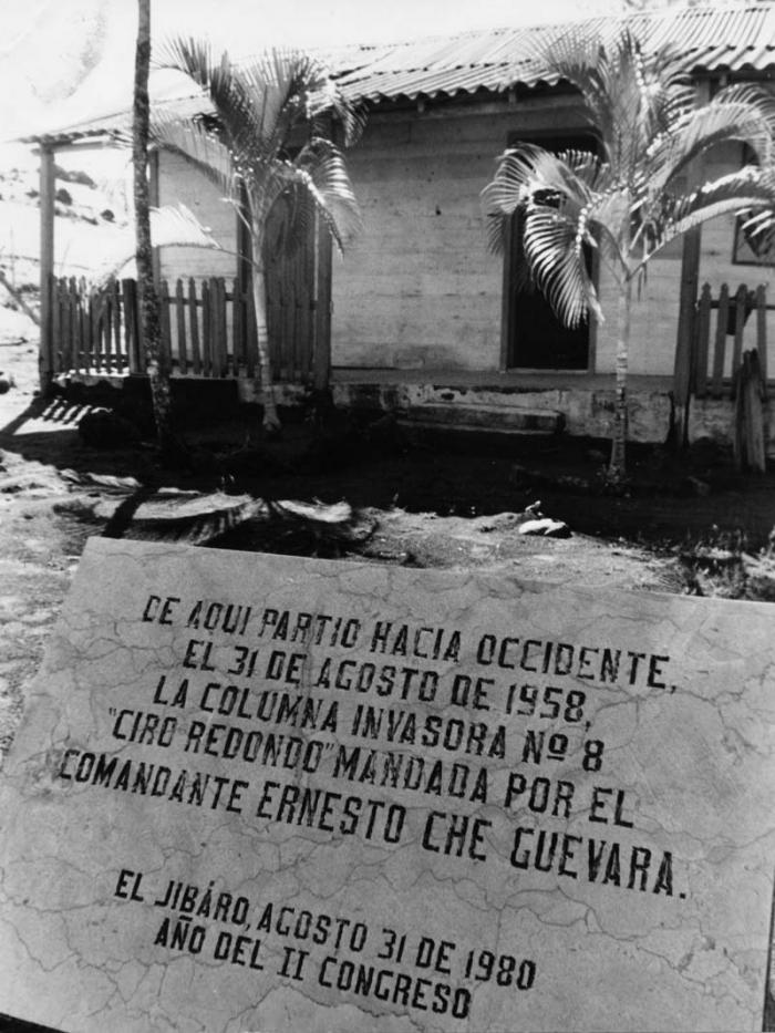 Hoy Casa Museo donde partió la Columna del Che. Se pueden escuchar desde que abre al público canciones dedicadas al Che como: 
Hasta la victoria (Aníbal Zampayo)
Hombre (Silvio Rodríguez)
Hasta siempre Comandante (Carlos Puebla)
Son los sueños todavía (Gerardo Alfonso).
#CheVive