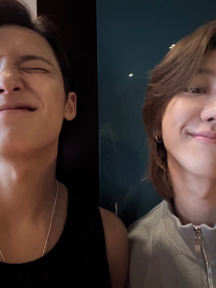 ในฟิคกยูฮ่าวยังไม่หวานเท่ากยูฮ่าวในชีวิตจริงด้วยซ้ำ ค้นหาในพินหาเรฟถ่ายรูปกับแฟน ยังไงก็เจอรูปนี้อะ