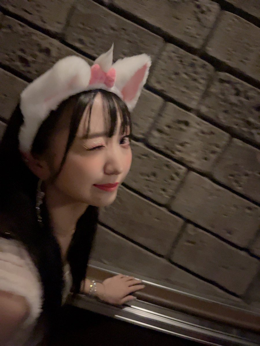 小倉帰りのお姐さんとディズニー行ってきたよ🐭お酒も飲めたし大満足🙌
新幹線のホームまでお迎え行きたくてチケット買ってホームで待ってたんだけど、結局迷子になって改札出たところで合流するという…慣れないことはするものじゃないですねｱﾊﾊ