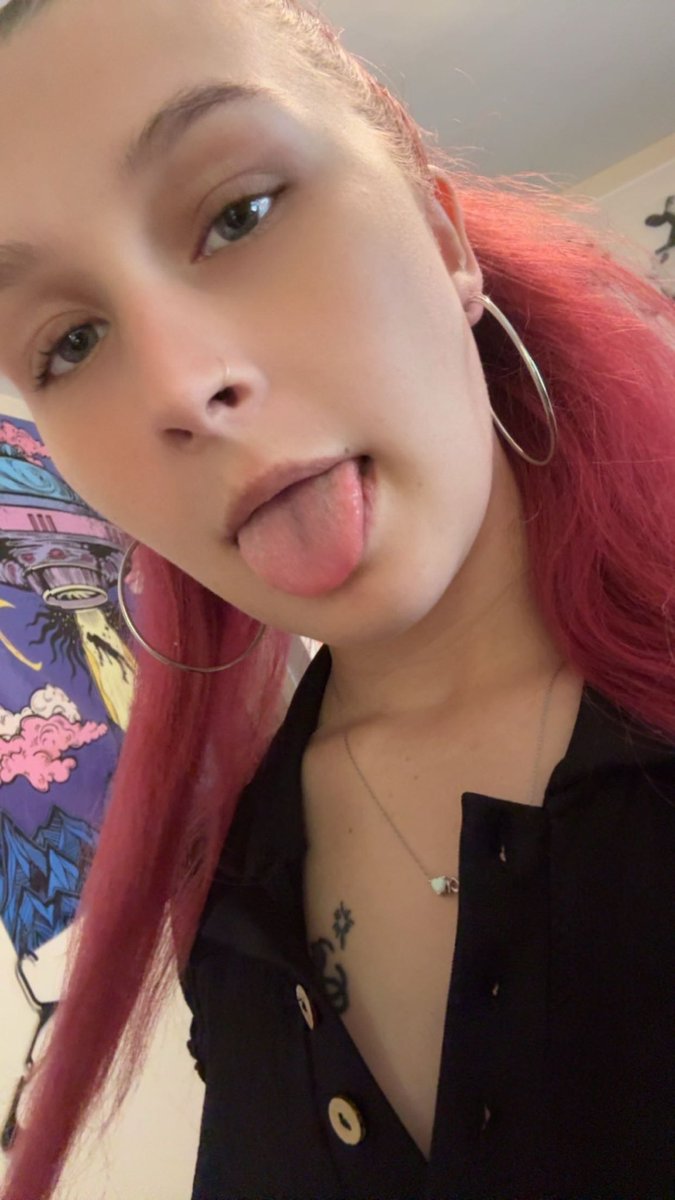 MsCherryPiee's tweet photo. Dropping new content today. Follow and Dm for the link 😘
#OnlyFans #OnlyFansCreator #Redhead #Milf #Petite #RedheadVibes #PrincessCherry #Mistress #FansSupport #ExclusiveContent #OnlyFansModel #OnlyFansGirl #CherryOnlyFans #Model #Lingerie #Sexy #Follow https://t.co/Cw9YoCSLiU