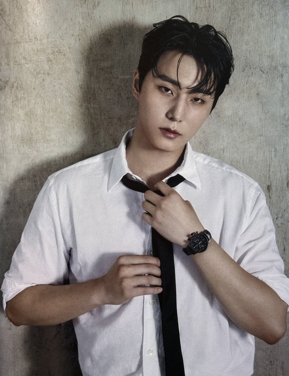 두꺼운 목 진한 눈썹 일자 턱 끝 좋은거 나열해서 살명하기도 입 아픔 이거지 기본에서 오는 남자력