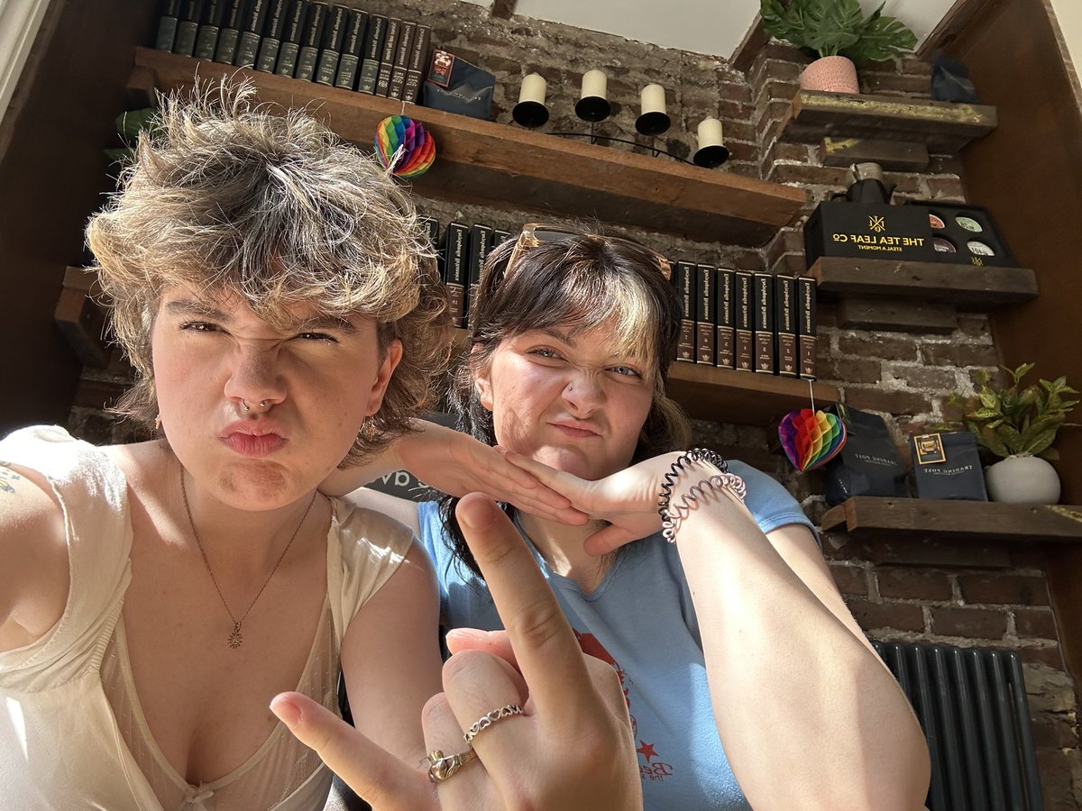 aus 🌷 tweet media