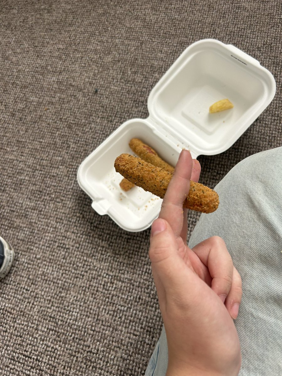 aus 🌷 tweet media