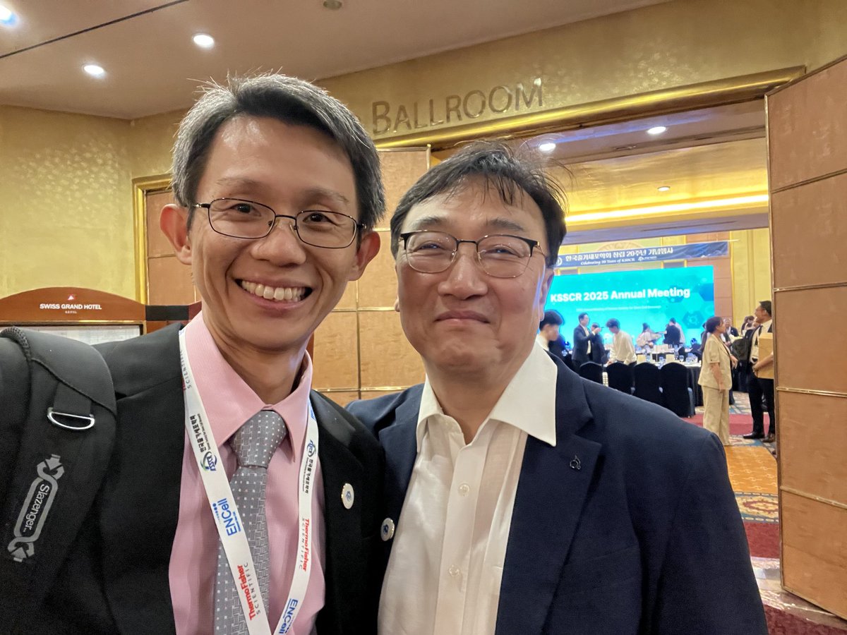 Drainteo's tweet photo. Having a wonderful time at KSSCR, giving a talk on beta cells and insulin, and networking with JiHwan Song, Joseph Wu and Dongho Choi.
#atlab #stemcells #diabetes #research #imcb #astar #nus #scss #ksscr https://t.co/XYtQYC3qDC