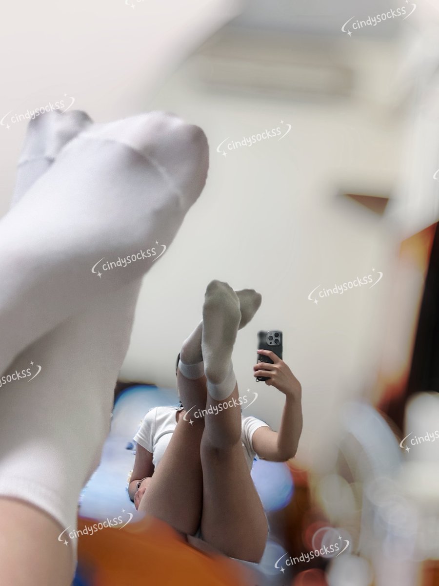 cindysockss's tweet photo. 喜歡味道重的 這雙絕對是物超所值😍
穿了兩天～今天上班一整天後 下班又和同事去逛夜市 走了好多路☺️
喜歡的趕快下訂吧ଘ(੭ˊ꒳​ˋ)੭✧

#原味 #襪子 #棉襪 #絲襪 #白襪 #短襪 #長襪 #黑絲 #膚絲 #腿控 #腳控 https://t.co/mo2gICcEv8